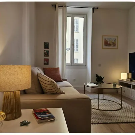 3 Pieces - 2 - Port De Apartmán Nice